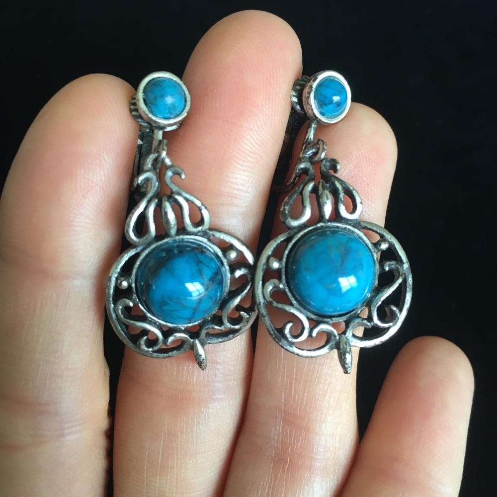 Vintage Faux Turquoise Dark Blue and Sliver Tone Clip On Dangle Earrings